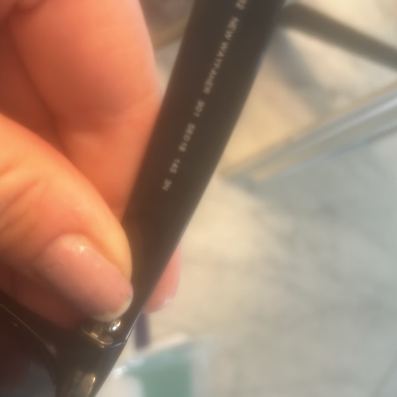 Prescriptions IN RAY BAN WAYFARER!  good condition framed in tight normal shape - Picture 9 of 9